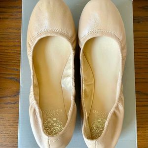 Vince Camuto Ellen flats